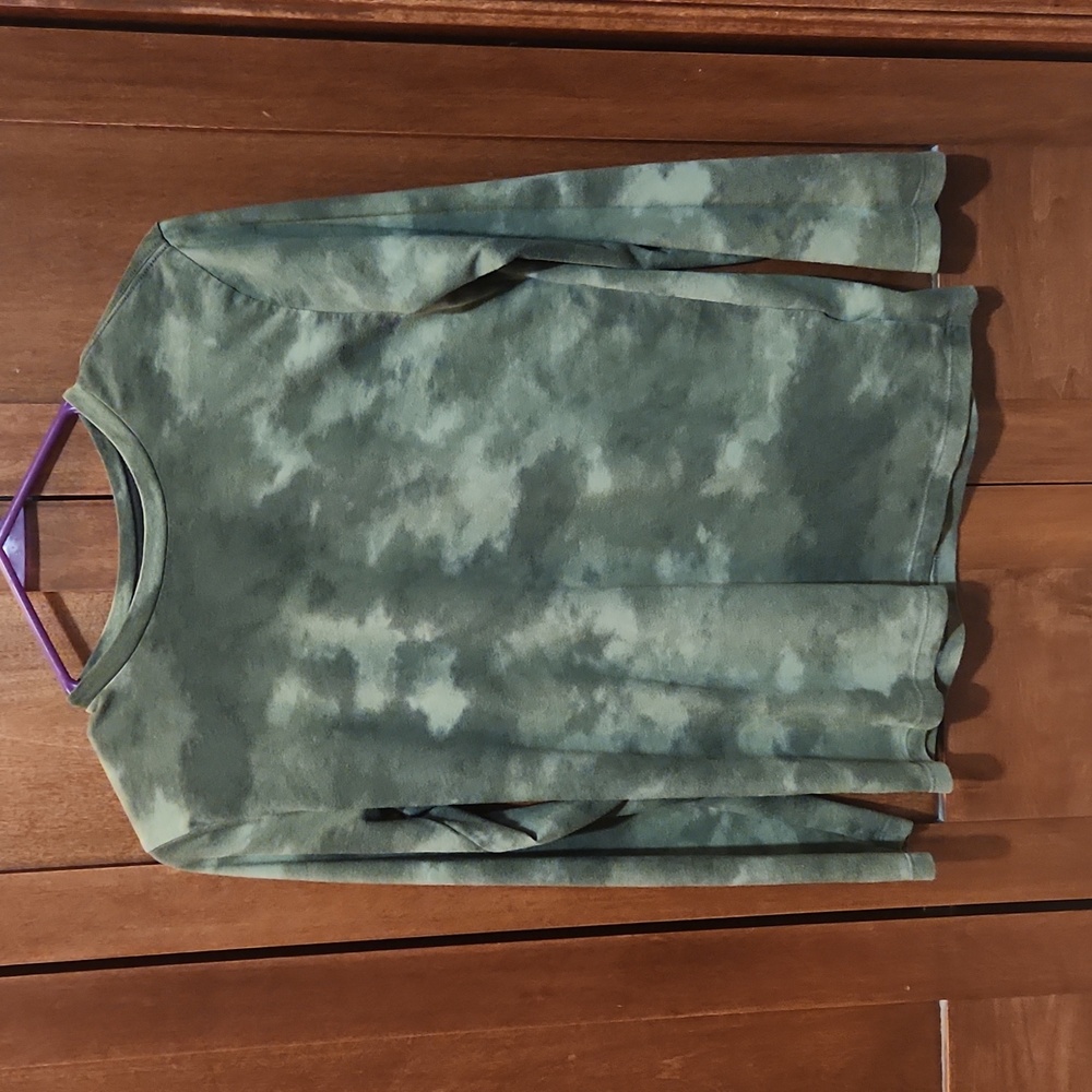 Boys Green Long Sleeve shirt size XL 14-16